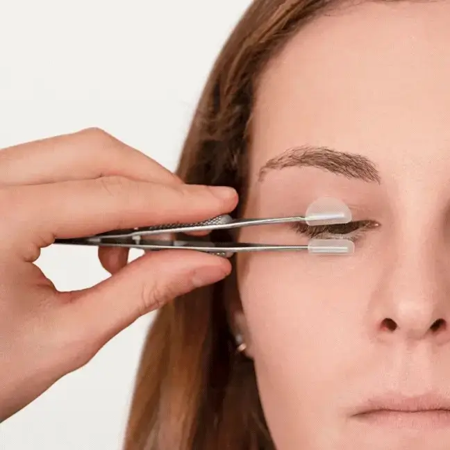 Meivertor – single-handed eyelid everting tool for efficient eye exams, meibography, and lens fitting, offered by R. Melander & Associates in Plano, TX.